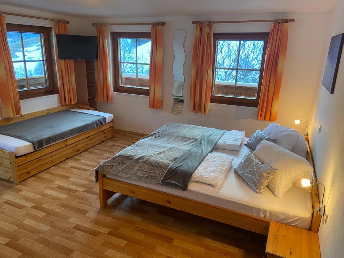 Reiterhof Familie Laubichler Bed & Breakfast Schladming Bagian luar foto
